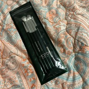 MOTD Cosmetics brush set